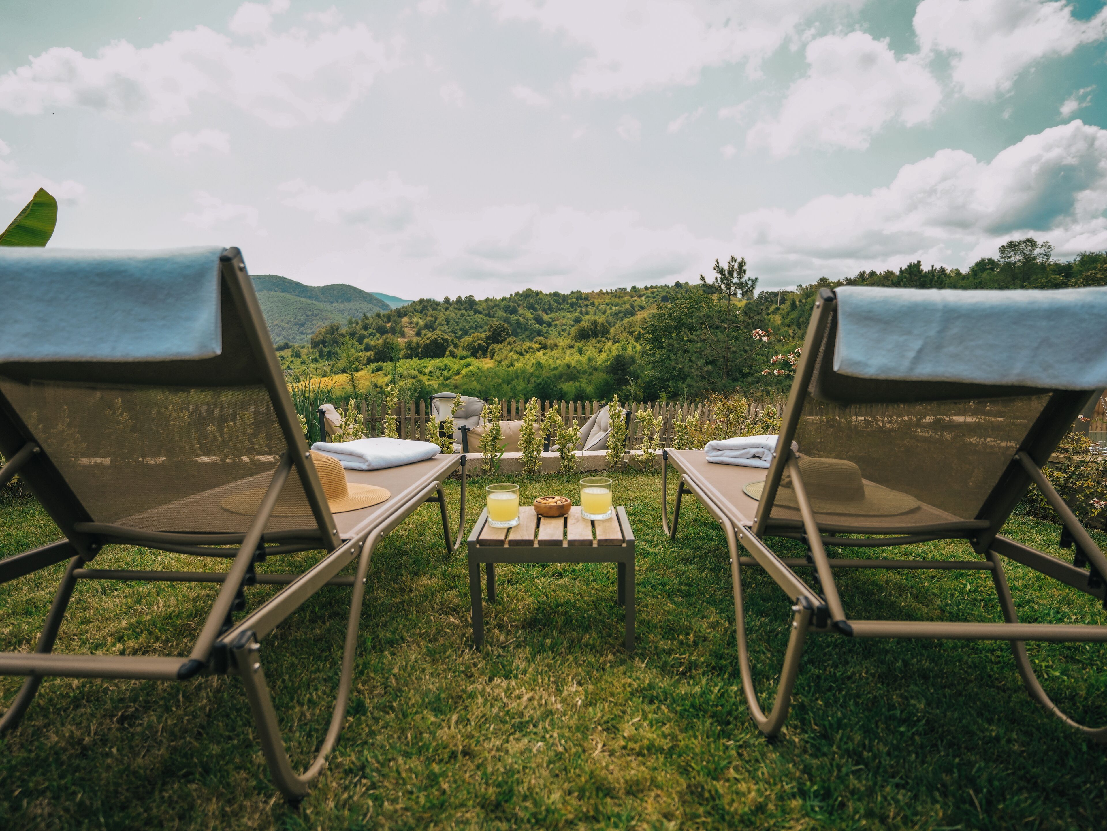 Deluxe-Villa, eigener Pool, Bergblick | Blick auf den Garten