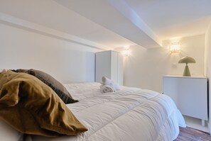 1 slaapkamer, een strijkplank/strijkijzer, wifi, beddengoed