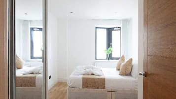 2 bedrooms, desk, iron/ironing board, travel cot