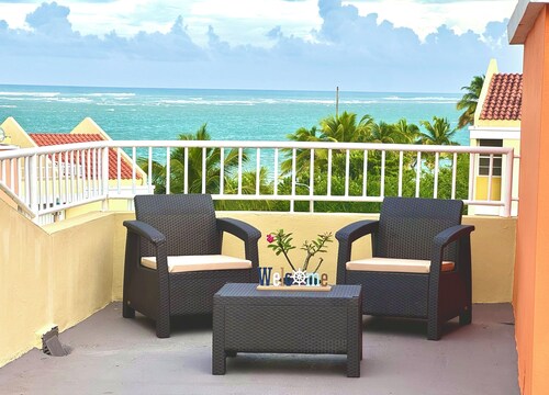 Zen Penthouse with Spectacular Ocean and Nature Reserve Views for Family Retreat