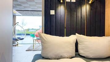 Mobile Home | 2 bedrooms, individually furnished