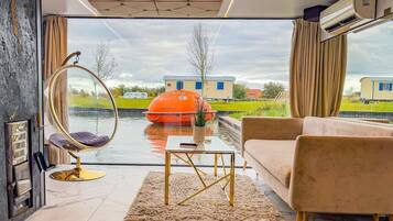 Mobile Home | Living room