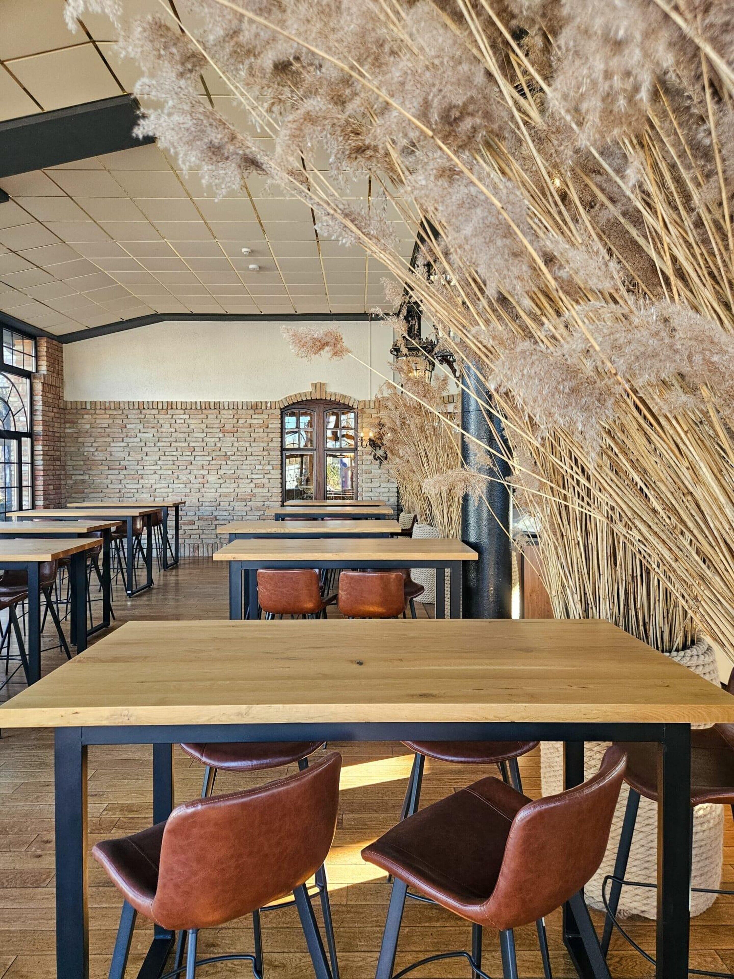 Mobile Home | Dining