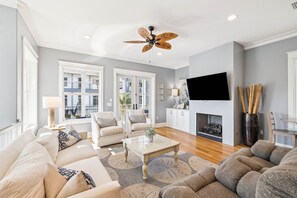 TV, offices - Pet Friendly Gulf View Home | 300 ft to Private Beach | Community Pool & 7 Bikes (Gulf Place 30A)