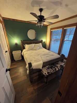 4 Schlafzimmer, Schreibtisch, Bügeleisen/Bügelbrett, kostenloses WLAN