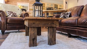 Smart TV, fireplace, table tennis, printers