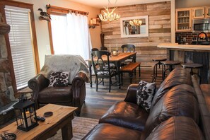 Smart-TV, Kamin, Tischtennisplatte, Drucker