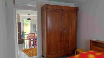 1 habitación, wifi gratis y ropa de cama