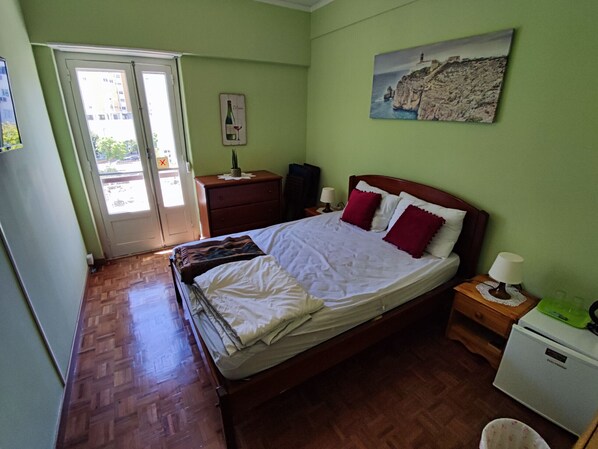 3 bedrooms, free WiFi, bed sheets