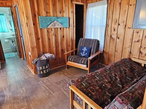 3 bedrooms, travel cot, free WiFi, bed sheets