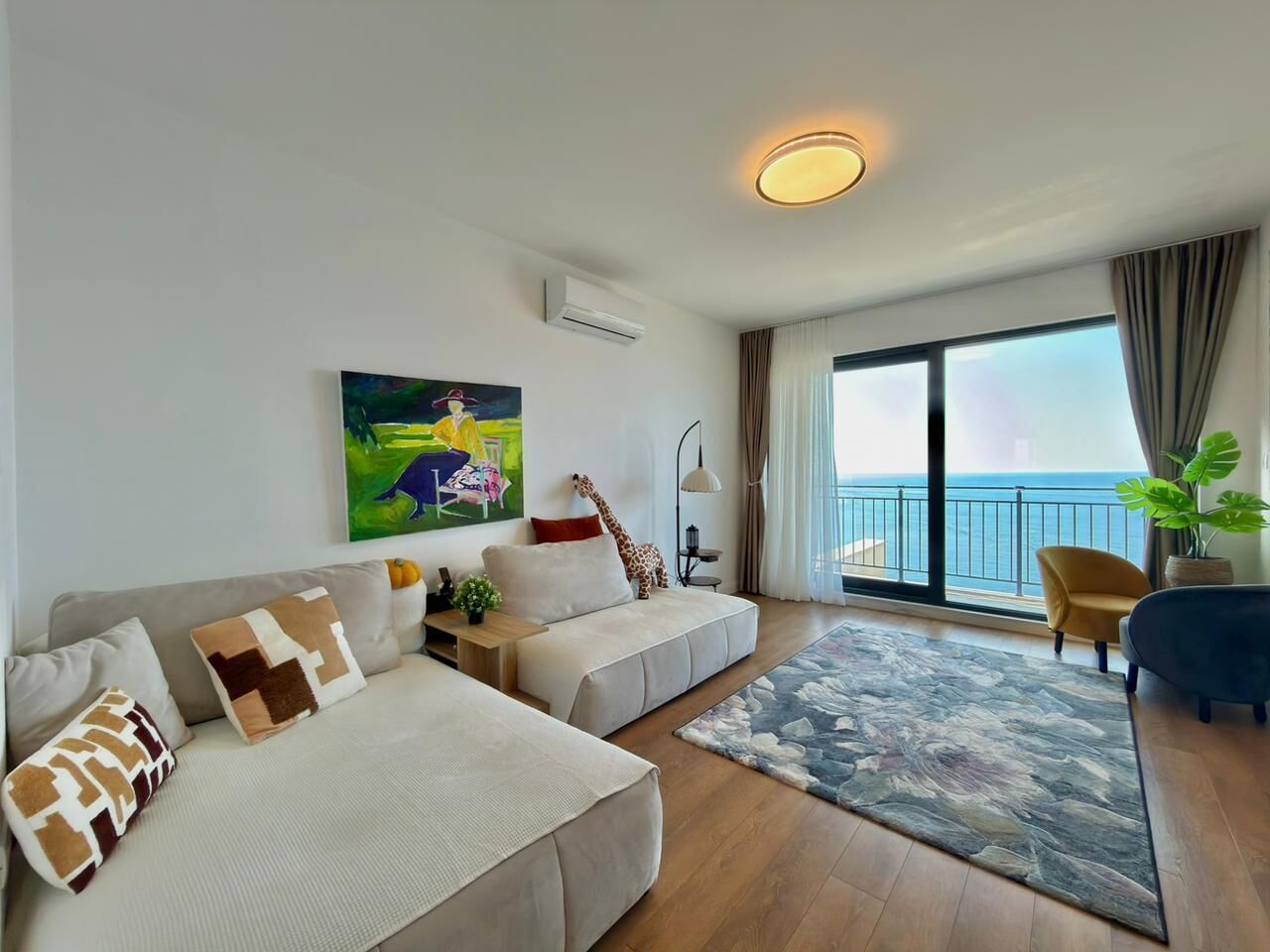 Leilighet – comfort, balkong, sjøutsikt | Oppholdsområde | LCD-TV