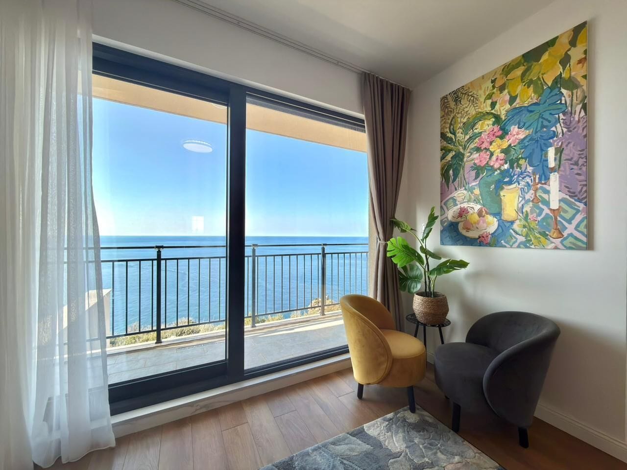 Leilighet – comfort, balkong, sjøutsikt | Oppholdsområde | LCD-TV