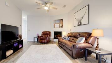 TV, fireplace, stereo