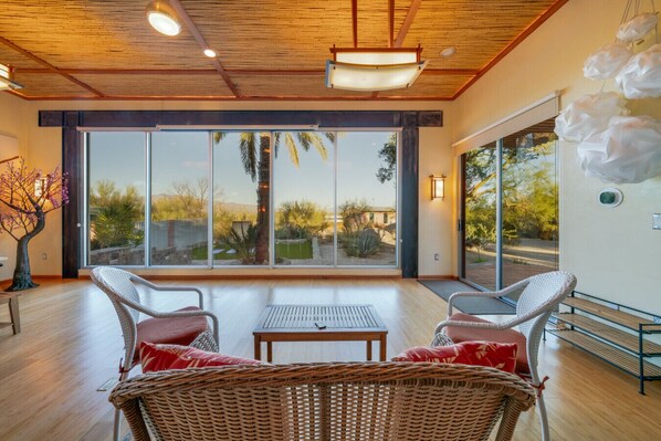 Interior - Unique Home / 5 BR 2 BA / Yoga / 4 Acres / Private (Tucson)