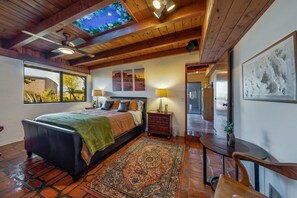 5 bedrooms, desk, iron/ironing board, travel crib - Unique Home / 5 BR 2 BA / Yoga / 4 Acres / Private (Tucson)