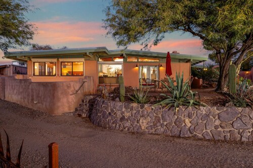 Unique Home / 5 BR 2 BA / Yoga / 4 Acres / Private