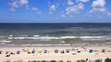 A la platja i tovalloles de platja