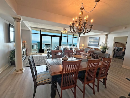 Breathtaking Views, Beautiful 5-bedroom Oceanfront Condo
