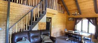 Ten Sleep Timberline Chalet: Cozy Forest Hideaway with WiFi, Views & Solitude