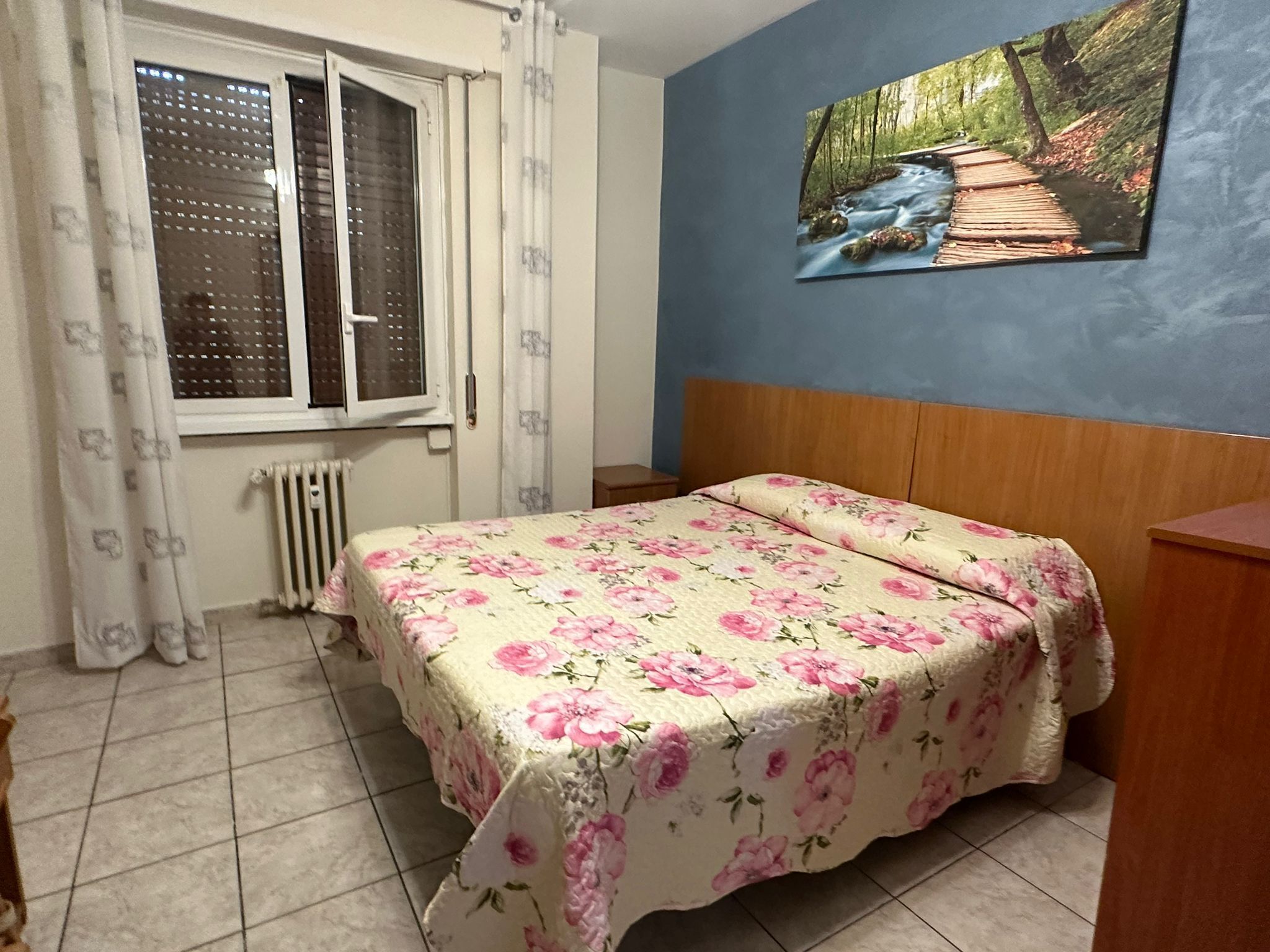 Schreibtisch, kostenloses WLAN