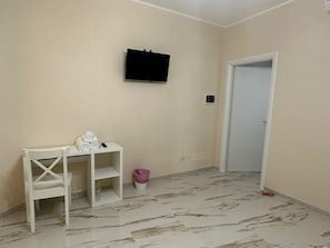 Deluxe Double Room | Desk, free WiFi - SOFIA HOLIDAYS HOME (Rome)