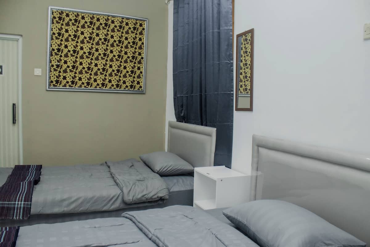 Camera Standard con letto matrimoniale o 2 letti singoli | Una scrivania, postazione laptop, letti aggiuntivi (a pagamento)