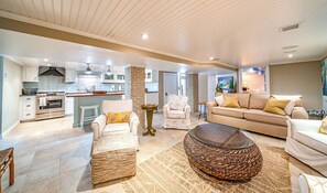 Smart TV, fireplace, books - Grand 8BR/4BA Beach Block Retreat—Just steps to Ocean City Shore! (Ocean City)