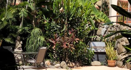 Concha - Casa MoJo's cozy 1BR, garden, pool