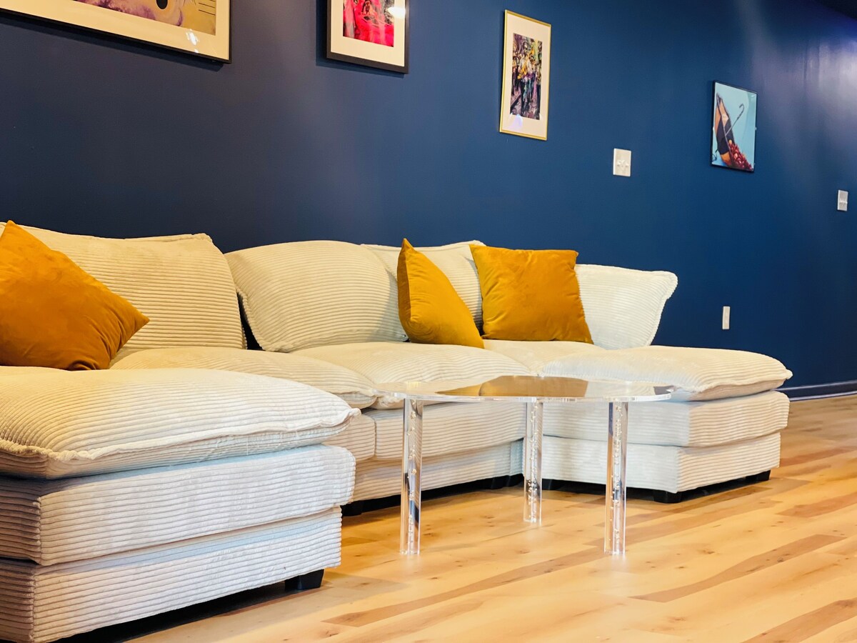 Spacious 3BR – Steps to St. Charles, Streetcar & Local Hotspots