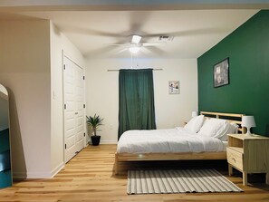 3 habitaciones, escritorio, wifi y ropa de cama
