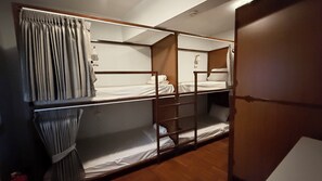 客房内保险箱、免费 WiFi