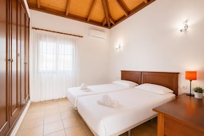 2 bedrooms, WiFi, bed sheets