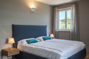 3 bedrooms, desk, iron/ironing board, free WiFi - Villa Oaza with pool (Vabriga)