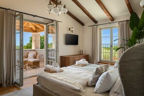 4 Schlafzimmer, Schreibtisch, Bügeleisen/Bügelbrett, kostenloses WLAN