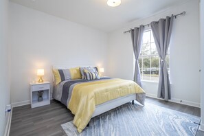 3 bedrooms, desk, iron/ironing board, travel cot - Kissimmee 3BR Condo | Near Disney & Universal (KISSIMMEE)