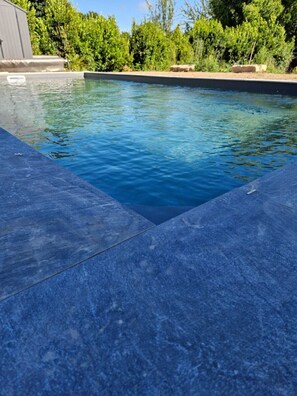 Piscina externa, piscina aquecida