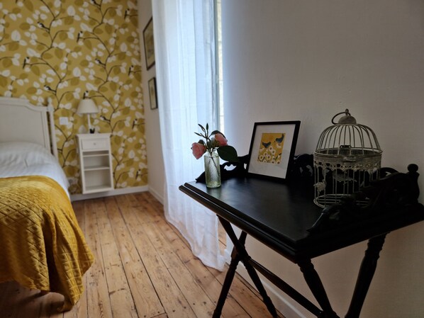 2 quartos, escrivaninha, berço de viagem, Wi-Fi