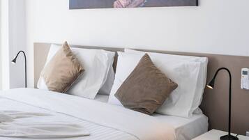 1 habitación, tabla de planchar con plancha, wifi y ropa de cama