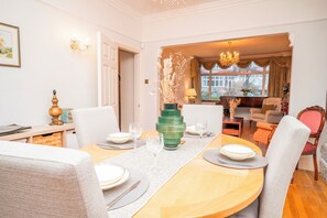 Dining - Spacious 3bedroom house near Crystal Palace London  - Pass the Keys (London)