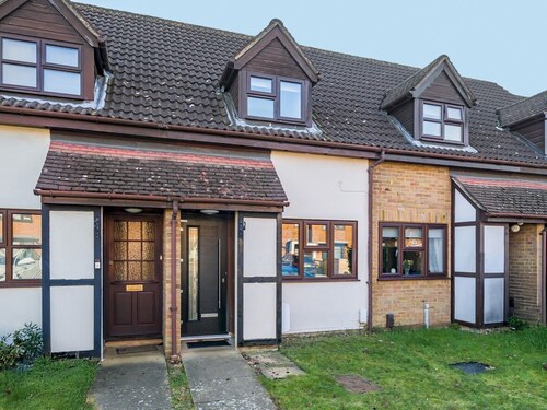 Hersham Apartment – Ideal for Work & Relaxation - Pass the Keys