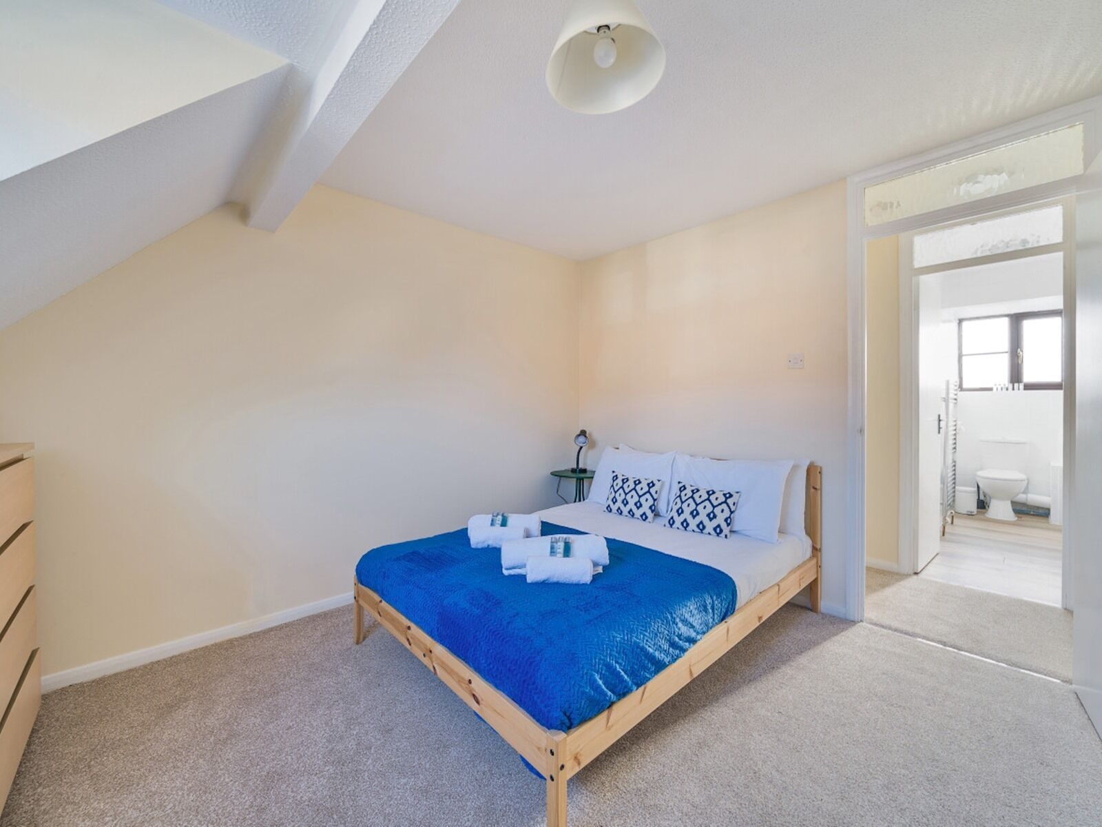 1 bedroom, desk, iron/ironing board, free WiFi