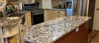 COZY COUNTRY HOME, close to trails and scenic views of the Grand Valley!