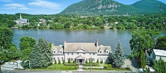 Wake Up to Mont-Saint-Hilaire Views — Waterfront Home Near Montreal