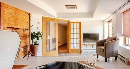 Wake Up to Mont-Saint-Hilaire Views — Waterfront Home Near Montreal