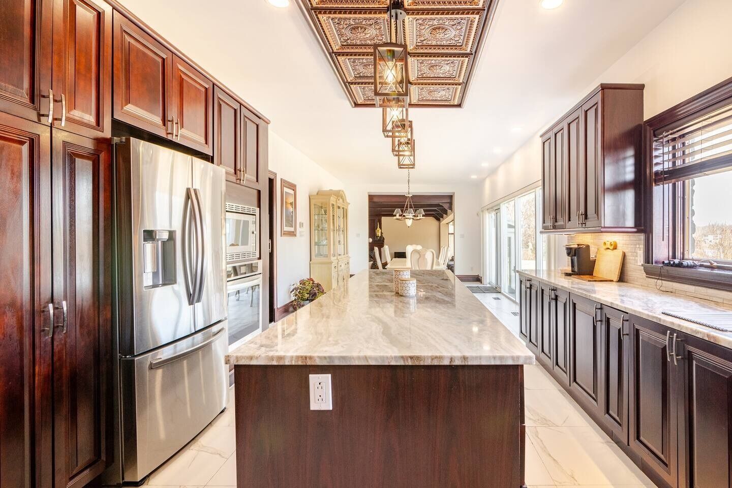 Réfrigérateur, micro-ondes, four