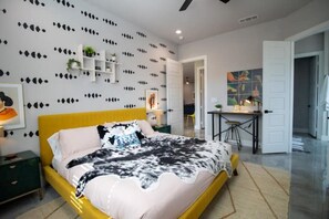 4 bedrooms, desk, iron/ironing board, travel crib