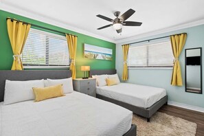 4 Schlafzimmer, Bügeleisen/Bügelbrett, Reisekinderbett, WLAN