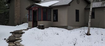 New Listing, Charming 2-bedroom cottage in Seney, White Birch Cottage