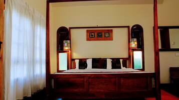 Luxury Villa, Balcony, Mountain View | 1 bedroom, desk, laptop workspace, iron/ironing board