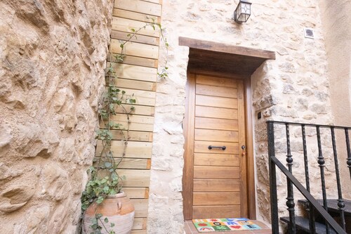 Lo Raconet dárnes, a rural apartment in the historical center of Arnes.